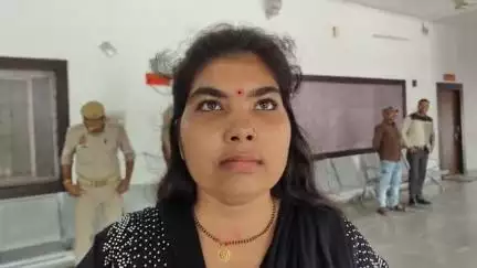 खलीलाबाद: ग्राम सुबापंखी में मेरे मां-बाप नहीं हैं, राशन छोड़ कोई सरकारी लाभ नहीं, समूह विवाह के लिए आय प्रमाण पत्र में ₹48000 दिखाया