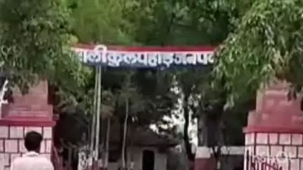 कुलपहाड़: थाना कुलपहाड़ क्षेत्र में लापरवाही से वाहन चलाने वाले आरोपी को न्यायालय उठने तक की सजा व ₹2000 का अर्थदंड