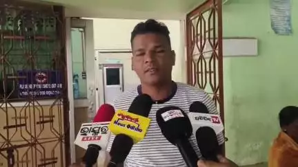 ବଲାଙ୍ଗୀର: ଭୀମଭୋଇ ମେଡିକାଲ କଲେଜ ହସ୍ପିଟାଲ ରେ ଚିକିତ୍ସା ସେବାରେ ଅବହେଳା କରାଯାଉଥିବା ଅଭିଯୋଗ ଆଣିଲେ ପଙ୍କଜ ନାଏକ