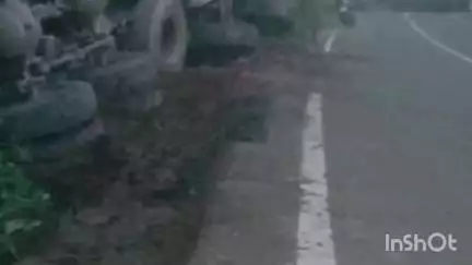 बिछिया: बम्हनी से अंजनिया मार्ग पर रेत से भरा हाईवा पुलिया में घुसा, बड़ा हादसा टला