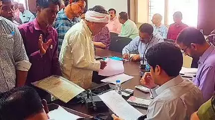 वारासिवनी: ग्राम बम्हनी में पानी की नाली बनी मुसीबत, कलेक्टर से शिकायत के बाद जिला पंचायत सीईओ ने एसडीएम को दिए निर्देश
