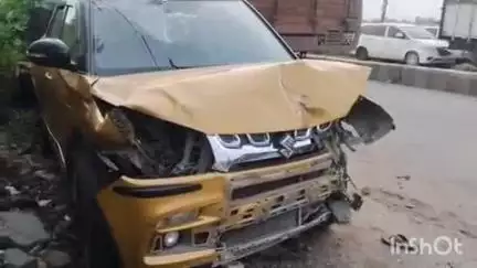 धनरुआ: पटना-गया NH-226 नदवा के पास कार ने मारी टक्कर, दो लोग हुए जख्मी