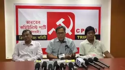 মোহনপুর: CPI(M) দলের কর্মসূচিকে কেন্দ্র করে রাজনৈতিক হিংসার প্রতিবাদে সরকারকে রাজ্য কার্যালয় থেকে আক্রমণ করলেন বিরোধী দলনেতা
