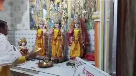 बांधवगढ़: जैथम चौक स्थित राम दरबार में पुजारी जी द्वारा की गई संध्या आरती