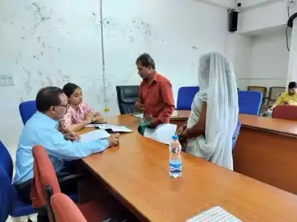 अलीराजपुर: आलीराजपुर जिला कलेक्ट्रेट में डिप्‍टी कलेक्‍टर जीपी अग्रवाल और निधि मिश्रा की अध्यक्षता में जनसुनवाई का आयोजन