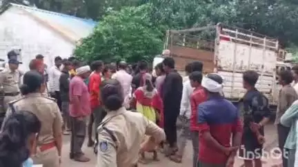 घोड़ाडोंगरी: ओझाढाना निवासी बुजुर्ग की मौत, 2 डॉक्टरों की टीम ने किया पोस्टमार्टम, 4 थानों का पुलिस बल तैनात