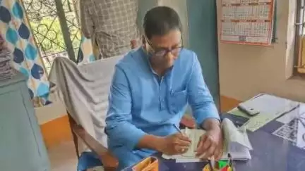 ভগবানপুর ২: সরপাই মডেল ইনস্টিটিউট স্কুলের উন্নয়ন বিষয়ক আলোচনায় আজ উপস্থিত বিকাশ চন্দ্র বেজ সভাপতি পঞ্চায়েত সমিতি