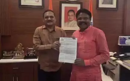 କେସିଙ୍ଗା: କେସିଙ୍ଗା ଡାକ୍ତରଖାନାର ସମସ୍ୟା କୁନେଇ ସ୍ୱାସ୍ଥ୍ୟ ମନ୍ତ୍ରୀଙ୍କୁ ଭେଟିଲେ ସିଟିଜନ ଫୋରମ ସଭାପତି l