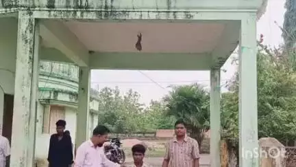 ମାଥିଲି: ମାଥିଲି ବ୍ଲକ କମାରପଲ୍ଲୀ ପଞ୍ଚାୟତ ଅନ୍ତର୍ଗତ ବିଭିନ୍ନ ସାମାଜିକ ସୁରକ୍ଷା ଯୋଜନାର ହିତାଧିକାରୀଙ୍କୁ ଟ୍ରାଇ ସାଇକଲ ପ୍ରଦାନ କଲେ ବିଡିଓ
