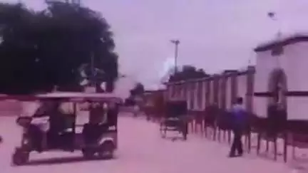 प्रतापगढ़: मां बेल्हा देवी जंक्शन प्रतापगढ़ पर विलंब से पहुंची 10 ट्रेन, यात्री हुए परेशान