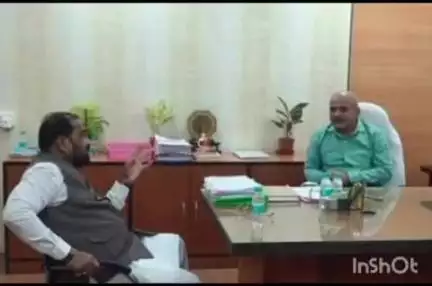 चंद्रपूर: मुंबई मंत्रालयात आ. किशोर जोरगेवार यांनी बहुजन कल्याण विभागाच्या सचिवाची घेतली भेट