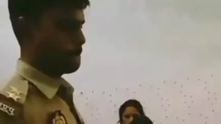 सिधौली: अहमदपुर जाट गांव के पास लखनऊ-दिल्ली हाईवे पर कंटेनर चालक द्वारा अचानक ब्रेक लगाने पर बोलेरो कंटेनर से टकराई, 5 लोग घायल