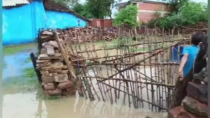 रैपुरा: बड़ेरा गांव में जलभराव की समस्या से आमजन परेशान, पंचायत द्वारा नहीं दिया जा रहा ध्यान #jansamasya