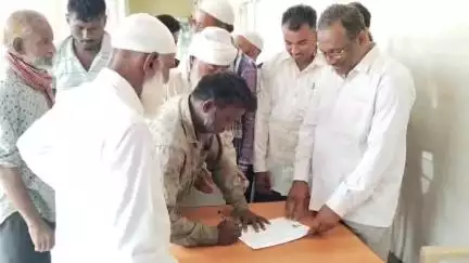 बुरहानपुर: जनसमस्याओं को लेकर एमआइएम पार्टी ने जनसुनवाई में डिप्टी कलेक्टर को ज्ञापन दिया, आंदोलन की चेतावनी