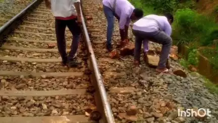 उदयपुर: ग्राम सालही मोड में न्याय के अभाव में गोंडवाना गणतंत्र पार्टी के लोगों ने अदानी प्रबंधन के खिलाफ किया चक्का जाम