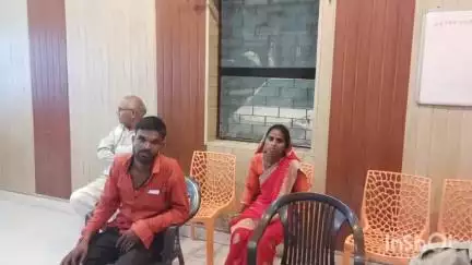 एटा: किलरमऊ की रहने वाली महिला को टप्पेबाज ने बनाया शिकार, कागजों के नोटों की गाड़ी सोने-चांदी के आभूषणों के बदले थमाई