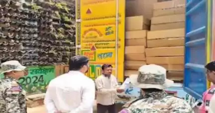 आगरा: दिल्ली से धौलपुर की ओर जा रहे प्रतिबंधित गिलास के ट्रक को नगर निगम ने आगरा में पकड़ा, डेढ़ टन प्रतिबंधित माल किया जब्त