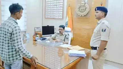 लखीसराय: लखीसराय पुलिस अधीक्षक ने कार्यालय में जनसुनवाई कर सुनीं आम लोगों की समस्याएं
