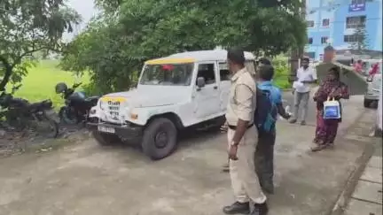 কাকদ্বীপ: নাবালিকা মেয়েকে অপরনের ঘটনায় গ্রেফতার এক অভিযুক্ত পাথরপ্রতিমা এলাকার ঘটনা আজ আদালতে পেশ করল