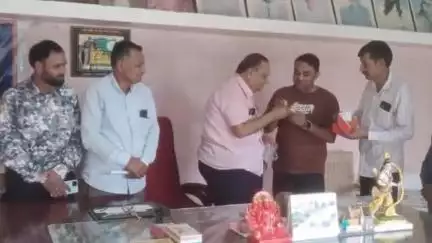 चौरई: भाजपा नगर मंडल चौरई के नवनियुक्त पदाधिकारी भाजपा कार्यालय में सम्मानित