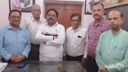 फारबिसगंज: फारबिसगंज के एक शिष्टमंडल ने श्रावणी स्पेशल ट्रेन के परिचालन को लेकर सांसद से की मुलाकात