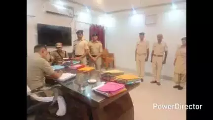 कटिहार: SP वैभव शर्मा ने लाइन डे पर पुलिस केंद्र का निरीक्षण किया, पुलिसकर्मियों की समस्याएं सुनीं