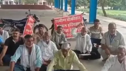 नांगल चौधरी: ग्रामीण चौकीदार संगठन ने मांगों को लेकर नांगल चौधरी बीडीपीओ को सौंपा ज्ञापन