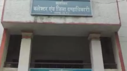 पुसौर: कलेक्टर से मिलने जनदर्शन में पहुंची पटेल पाली की बुजुर्ग व विकलांग महिलाओं ने की 35 किलो चावल की मांग #jansamasya