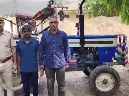 निवाई: शहर के वनस्थली मोड़ पर गश्त के दौरान पुलिस ने अवैध चेजा पत्थर से भरी ट्रैक्टर-ट्रॉली की ज़ब्त