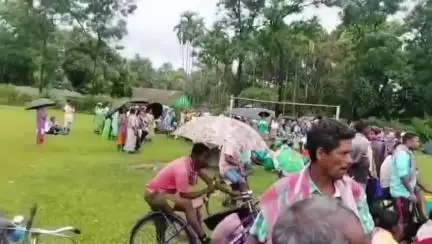 রাজগঞ্জ: কিলকোট চা-বাগানের তৃণমূল চা-বাগান শ্রমিক ইউনিয়ন কমিটিকে মানতে নারাজ,  চা-বাগানের ফুটবল ময়দানে সভার পর জানাল শ্রমিকরা