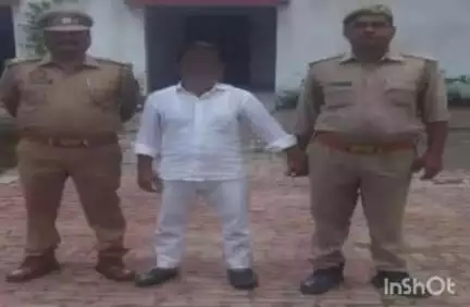 कैसरगंज: जरवल रोड पुलिस ने धोखाधड़ी सहित गंभीर धाराओं के मुकदमे में वांछित जरवल चेयरमैन के पति को किया गिरफ्तार, भेजा न्यायालय