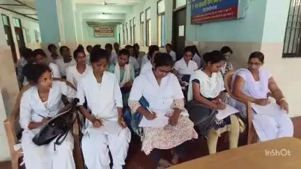 त्रिवेणीगंज: त्रिवेणीगंज पीएचसी में एएनएम के साथ बैठक, सरकारी स्वास्थ्य योजनाओं की दी गई जानकारी