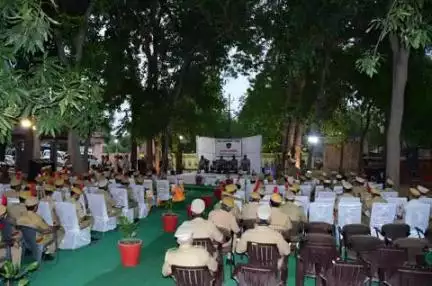 रिजर्व पुलिस लाईन रातानाडा प्राचीन बावड़ी परिसर में पुलिस सम्मान कार्यक्रम का आयोजन... 
श्री राजेंद्र सिंह पुलिस आयुक्त महोदय द्वारा विशेष एवं उल्लेखनीय पुलिस कार्य करने वाले पुलिस कर्मियों को पुरस्कार एवं प्रशंसा पत्र प्रदान किए गए।