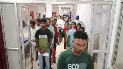 जशपुर: कलेक्टर रोहित व्यास ने जनदर्शन में आमजन की समस्याएं सुनीं, अधिकारियों को दिए त्वरित समाधान के निर्देश