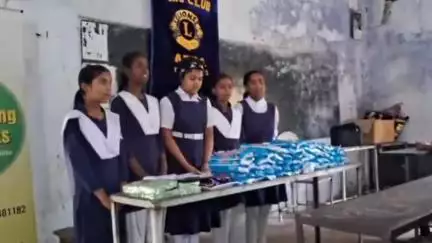 কাশীপুর: নিগমনগর NS হাই স্কুলের ছাত্রীদের নিয়ে বয়সন্ধিক্ষানের শুরুতে শারীরিক সমস্যা,শরীর গঠন সম্পর্কিত স্বাস্থ্য সচেতনতা শিবির