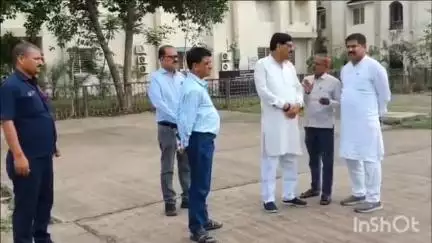 विदिशा नगर: मानोरा में रथयात्रा की तैयारी को लेकर गंजबासौदा MLA हरिसिंह रघुवंशी ने कलेक्टर से की मुलाकात