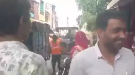 देपालपुर: गौतमपुरा में प्रशासन की बड़ी कार्रवाई, मुख्य बाजार से अतिक्रमण हटाया गया