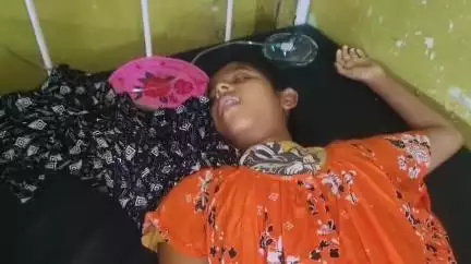 ক্যানিং ১: নিজের চরম সর্বনাশ করল ঝড়খালির এক কিশোরী, এক লহমায় সব শেষ