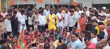 #हेमंत_सरकार के खिलाफ #भाजपा का हल्ला बोल: #बाघमारा_प्रखंड #कार्यालय पर जोरदार #प्रदर्शन