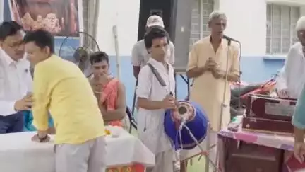 কেশিয়ারি: হরিনাম সংকীর্তন এর মধ্য দিয়ে দীঘার জগন্নাথ মন্দিরের প্রসাদ বিতরণ কেশিয়াড়িতে, উপস্থিত বিডিও