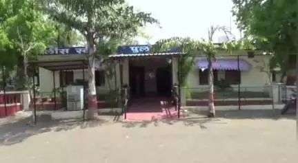देवळी: पुलगाव पोलीस स्टेशन हद्दीतील कवठा येथे मोबाईल टॉवरमधून बॅटऱ्यांची चोरी: ३० हजारांचा ऐवज लंपास