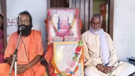 छातापुर: छातापुर में एक दिवसीय संतमत सत्संग एवं प्रवचन कार्यक्रम का आयोजन