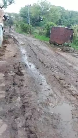 rate chalte Karan road per se chalte nahin ban raha hai kripya kar jaldi se jaldi action len bahut tahsil udaipura jila