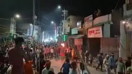 सिकंदरपुर: भारी सुरक्षा व्यवस्था के बीच गोला बाजार से निकाला गया शत्रुघ्न अखाड़े का आखिरी जुलूस