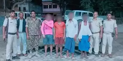 कटिहार जिला के मनिहारी थाना पुलिस द्वारा 04 NBW के वारंटी अभियुक्त को किया गया गिरफ्तार I