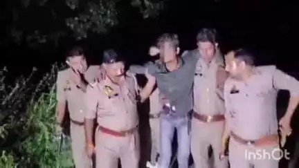 गढ़मुक्तेश्वर: गांव लुहारी मार्ग पर चेकिंग के दौरान पुलिस की बदमाश से हुई मुठभेड़, बदमाश को टांग में गोली लगी और वह घायल हुआ
