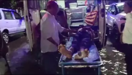 बांसवाड़ा: कुशलगढ़ थाना क्षेत्र के भंमरी गांव में चलती बाइक से गिरकर अधेड़ व्यक्ति घायल, चेहरे पर लगी चोट, एमजी अस्पताल में उपचार