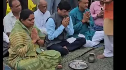 મોરવા હડફ: મોરવા હડફના પરબિયા પ્રાથમિક શાળાના નવીન મકાનનું ખાતમુહૂર્ત ધારાસભ્ય તેમજ રાજ્યસભાના હસ્તે કરવામાં આવ્યું હતું