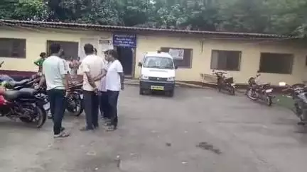 বরাবাজার: তেলিপাড়ার একটি বাড়ি থেকে ১ বৃদ্ধার ঝুলন্ত দেহ উদ্ধার করলো বরাবাজার থানার পুলিশ