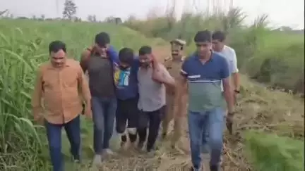 गाजियाबाद के मुरादनगर थाने के सामने युवक की गोली मारकर हत्या करने वाले मोंटी चौधरी को पुलिस ने बनाया मोर...
दोनों टांगों
